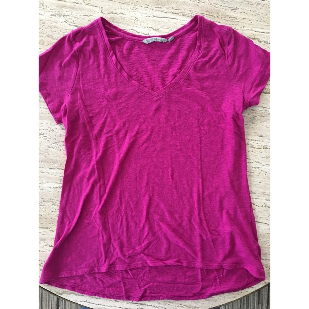 Athleta pink cotton v-neck t-shirt -L